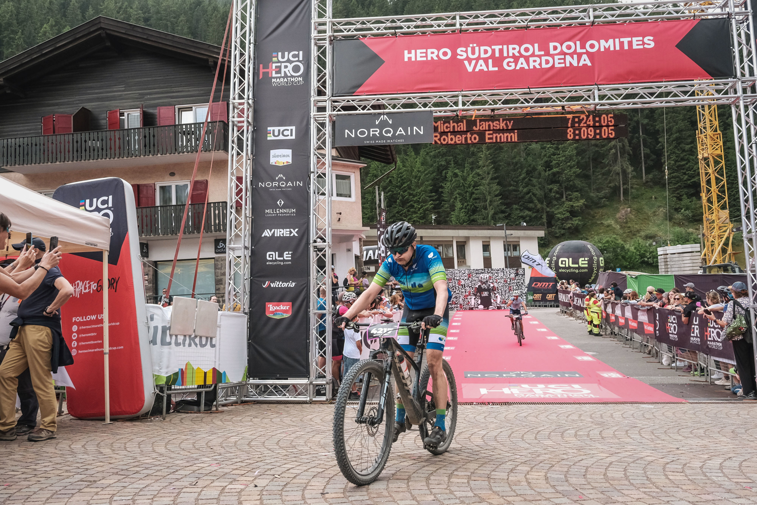 Michal Janský v dresu De Heus na HERO Südtirol Dolomites 2025_4